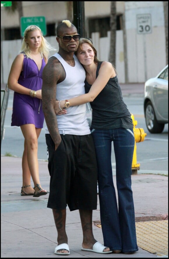 Exclusif - Djibril Cissé et sa femme Jude Littler à Miami le 11 juin 2009. 
