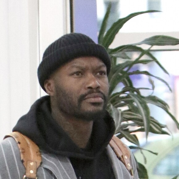 Exclusif - Djibril Cissé looké à l'aéroport de Athènes le 23 février 2017.