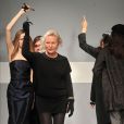  La styliste Agnès b à la fin du défilé de mode "Agnès b" prêt-à-porter collection Automne/Hiver 2014-2015 lors de la Fashion Week à Paris, le 4 mars 2014. 