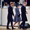 Le prince Harry, Kate Middleton, duchesse de Cambridge, et le prince William lors de l'inauguration le 9 mars 2017 à Londres d'un mémorial rendant hommage aux services rendus au péril de leur vie par les personnels de l'armée britannique et les civils de la Défense lors de la Guerre du Golfe et des conflits armés en Irak et en Afghanistan.