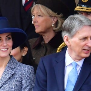 Le prince William, duc de Cambridge, Kate Middleton, duchesse de Cambridge, Philip Hammond et la comtesse Sophie de Wessex lors de l'inauguration le 9 mars 2017 à Londres d'un mémorial rendant hommage aux services rendus au péril de leur vie par les personnels de l'armée britannique et les civils de la Défense lors de la Guerre du Golfe et des conflits armés en Irak et en Afghanistan.