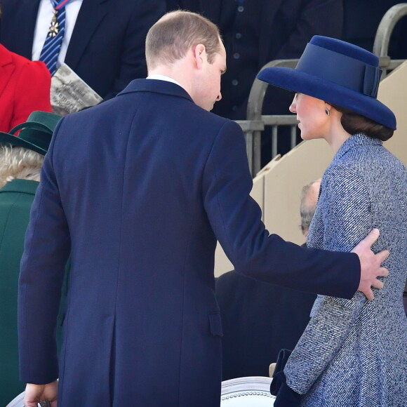 Le prince William, duc de Cambridge, et Kate Middleton, duchesse de Cambridge, lors de l'inauguration le 9 mars 2017 à Londres d'un mémorial rendant hommage aux services rendus au péril de leur vie par les personnels de l'armée britannique et les civils de la Défense lors de la Guerre du Golfe et des conflits armés en Irak et en Afghanistan.