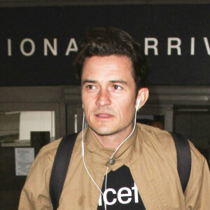 Orlando Bloom arrive à Los Angeles le 21 février 2017. © CPA/Bestimage