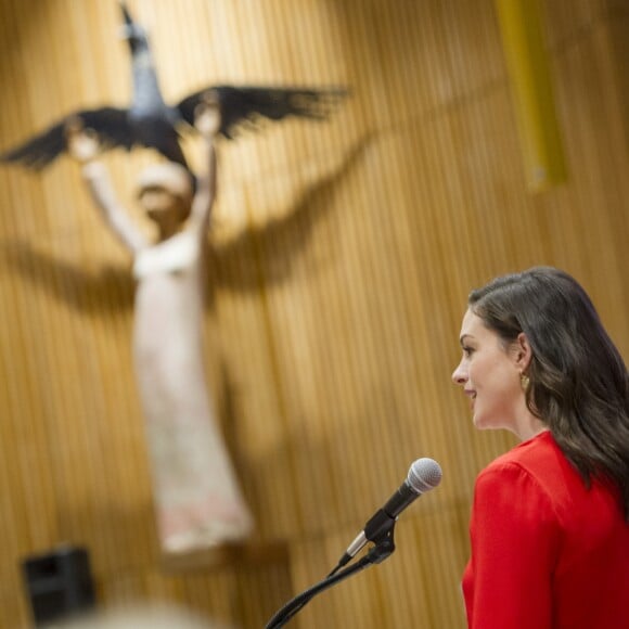 L''actrice Anne Hathaway parle a l’ONU pour la journée des droits des femmes à New York City, New York Etats-Unis, le 8 mars 2017.