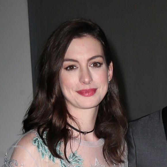 Anne Hathaway et son mari Adam Shulman à la soirée "Guggenheim International Gala Party made possible by Dior" à New York, le 17 novembre 2016.