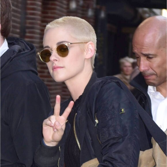 Kristen Stewart arrive à l'émission "The Late Show With Stephen Colbert" à New York, le 9 mars 2017. © CPA/Bestimage