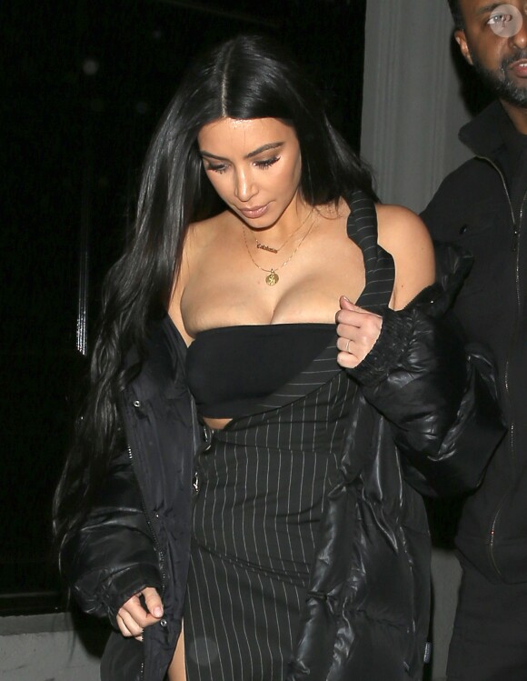 Kim Kardashian à la sortie du restaurant Craig à West Hollywood, le 2 mars 2017.