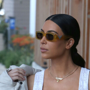 Kim Kardashian est allée déjeuner avec sa mère Kris Jenner, sa soeur Kourtney et sa fille Penelope à Calabasas, le 22 février 2017.