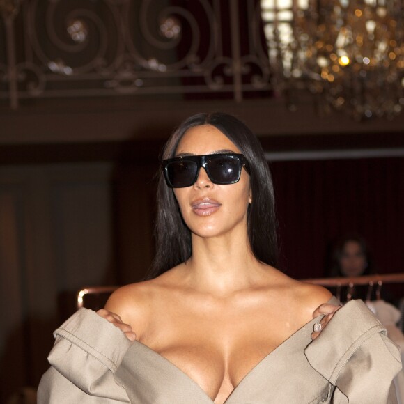 Kim Kardashian - Célébrités au défilé de mode Siran, collection prêt-à-porter Automne-Hiver 2016 lors de la Fashion Week de Paris le 2 octobre 2016 © Siran via Bestimage