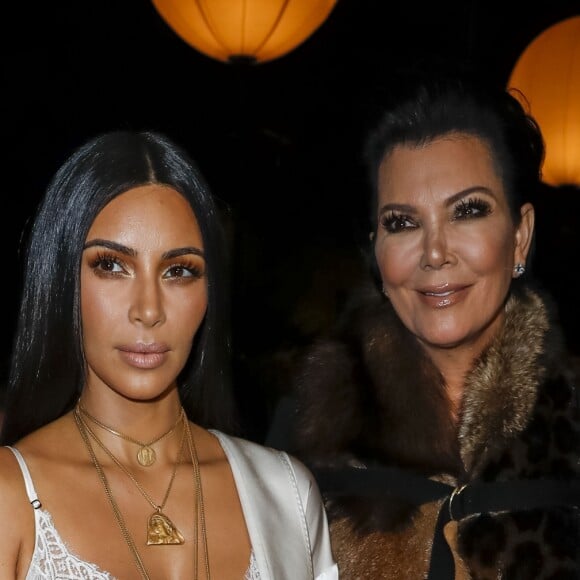 Kim Kardashian et sa mère Kris Jenner au défilé de mode "Givenchy", collection prêt-à-porter Printemps-Eté 2017 lors de la Fashion Week de Paris, France, le 2 October 2016. © Olivier Borde/Bestimage