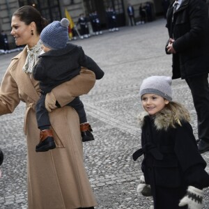 La princesse Victoria de Suède a célébré en famille, avec son mari Daniel et leurs enfants Estelle et Oscar, et en public le 12 mars 2017 la sainte Victoria, dans la cour intérieure du palais Drottningholm, à Stockholm.