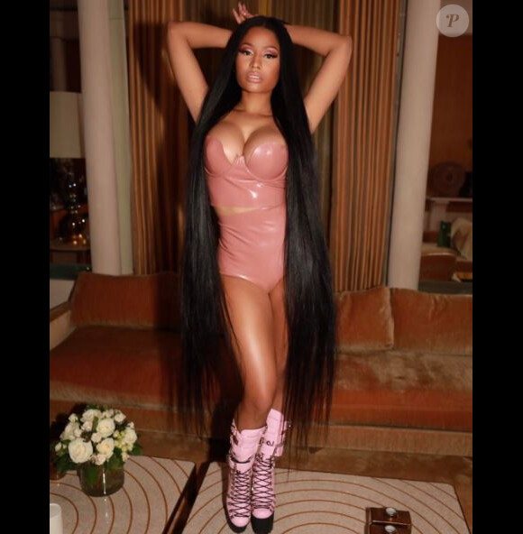 Nicki Minaj dans les coulisses du concert de Drake à l'AccorHotels Arena, à Paris, le 12 mars 2017.