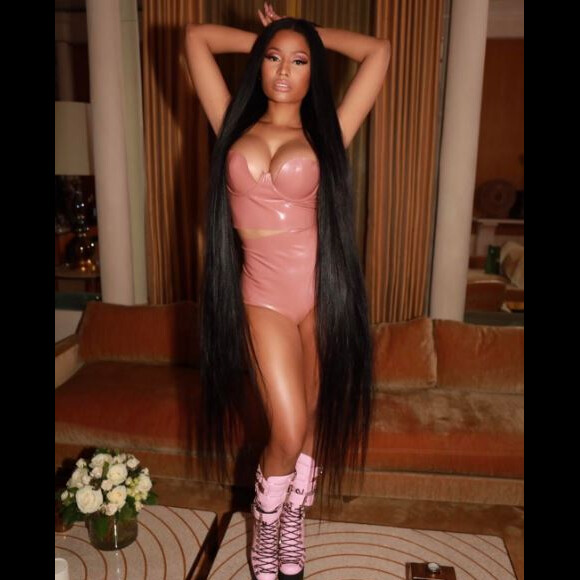 Nicki Minaj dans les coulisses du concert de Drake à l'AccorHotels Arena, à Paris, le 12 mars 2017.