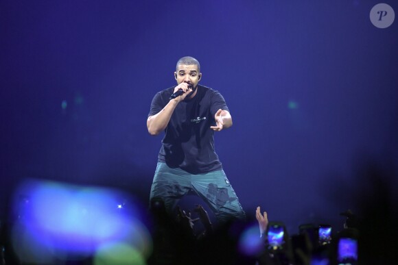 La rappeur Drake en concert à l'AccorHotels Arena lors de sa tournée "The Boy Meets World Tour" à Paris le 12 mars 2017. © Lionel Urman/Bestimage
