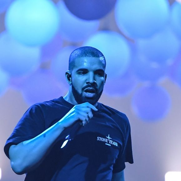La rappeur Drake en concert à l'AccorHotels Arena lors de sa tournée "The Boy Meets World Tour" à Paris le 12 mars 2017. © Lionel Urman/Bestimage