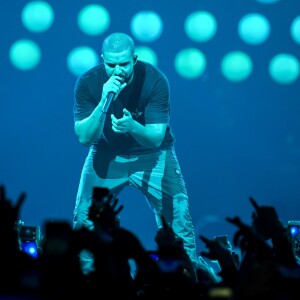 La rappeur Drake en concert à l'AccorHotels Arena lors de sa tournée "The Boy Meets World Tour" à Paris le 12 mars 2017. © Lionel Urman/Bestimage