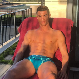 Cristiano Ronaldo et ses abdos OKLM le 10 mars 2017, photo Instagram