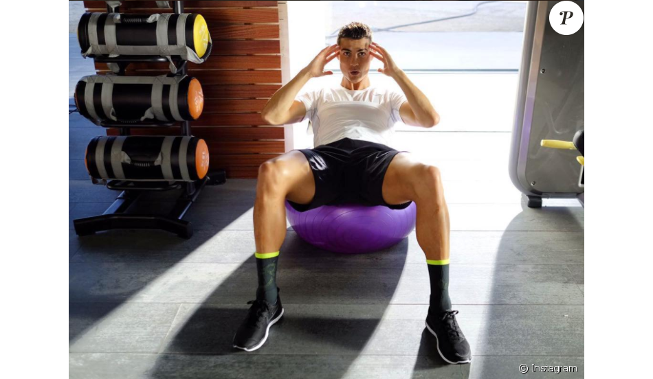 Cristiano Ronaldo révèle le vrai nombre d'abdos qu'il fait pour se maintenir en forme - Photos