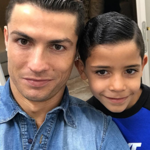 Cristiano Ronaldo et son fils Cristiano Jr. Photo Instagram.