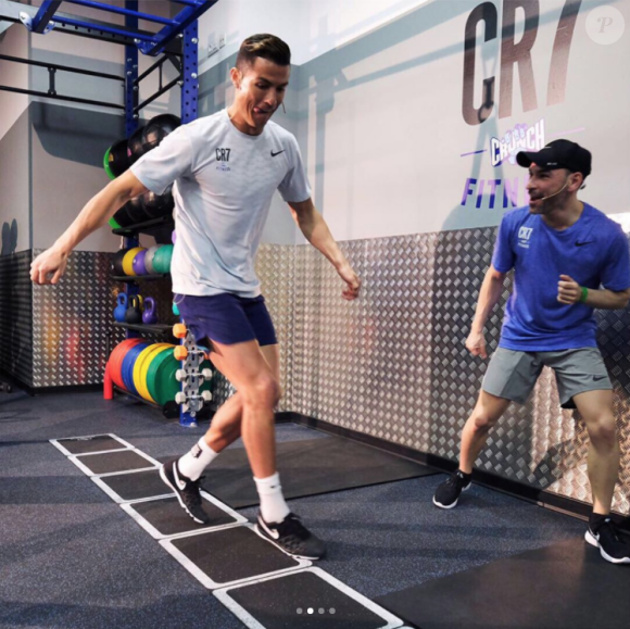 Cristiano Ronaldo inaugurait le 13 mars 2017 la salle de sport CR7 Crunch Fitness à Madrid. Photo Instagram.