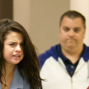 Selena Gomez arrive à l'aéroport d'Atlanta, le 1er mars 2017