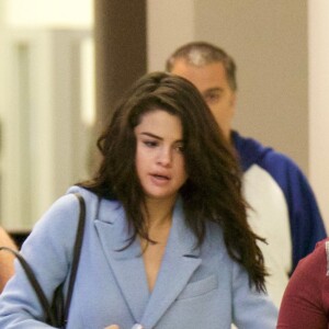 Selena Gomez arrive à l'aéroport d'Atlanta, le 1er mars 2017