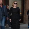 La chanteuse Adele salue ses fans à New York le 16 novembre 2015.