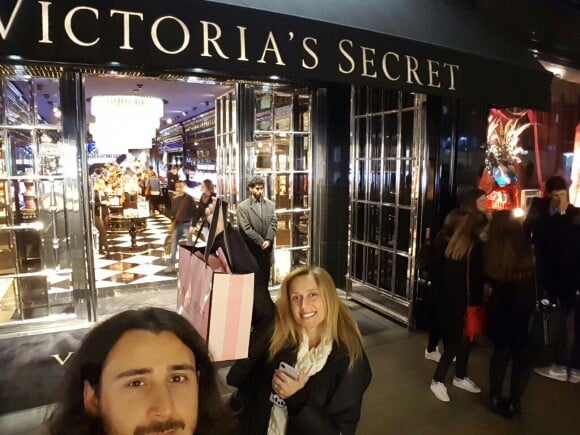 Lara Fabian et son mari Gabriel à Londres. Facebook mars 2017