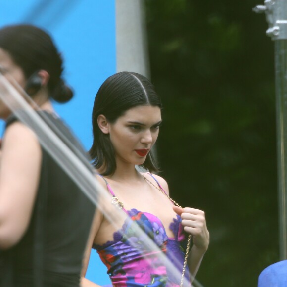 Kendall Jenner pose en lingerie lors d'une séance photo à Miami le 12 mars 2017.