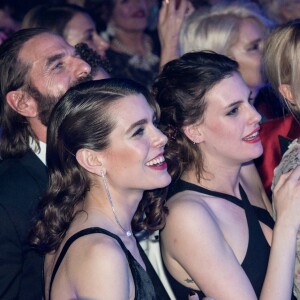 Charlotte Casiraghi, Juliette Maillot et Mona Walravens - 63ème Bal de la Rose sur le thème de la Sécession Viennoise, imaginé par K.Lagerfeld au profit de la Fondation Princesse Grace dans la Salle des Etoiles au Sporting Monte Carlo à Monaco, le 18 mars 2017. © Gaetan Luci / Palais Princier / SBM via Bestimage