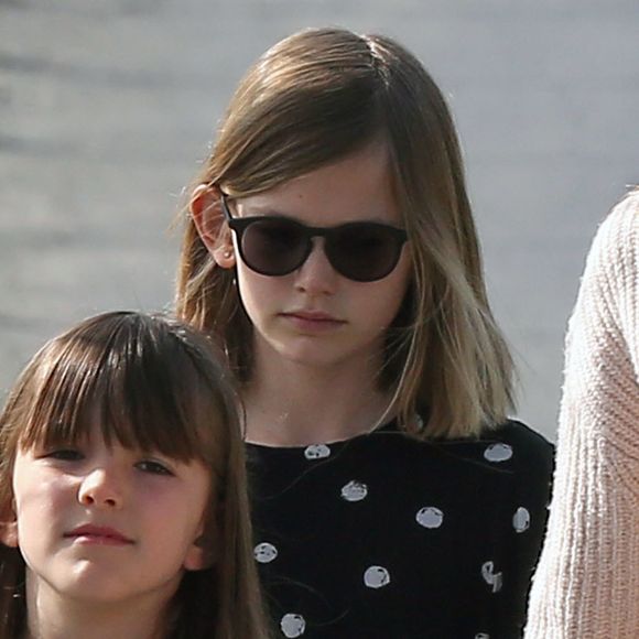 Jennifer Garner emmène ses filles Violet et Seraphina Affleck jouer au football à Beverly Hills, le 18 mars 2017
