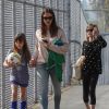 Jennifer Garner emmène ses filles Violet et Seraphina Affleck jouer au football à Beverly Hills, le 18 mars 2017