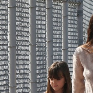 Jennifer Garner emmène ses filles Violet et Seraphina Affleck jouer au football à Beverly Hills, le 18 mars 2017
