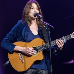 Carla Bruni-Sarkozy lors du concert du 12ème Gala 2017 de l'Association pour la Recherche sur Alzheimer à la salle Pleyel dans le 8ème arrondissement, à Paris, France le 30 janvier 2017.