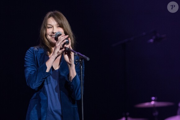 Carla Bruni-Sarkozy lors du concert du 12ème Gala 2017 de l'Association pour la Recherche sur Alzheimer à la salle Pleyel dans le 8ème arrondissement, à Paris, France le 30 janvier 2017.