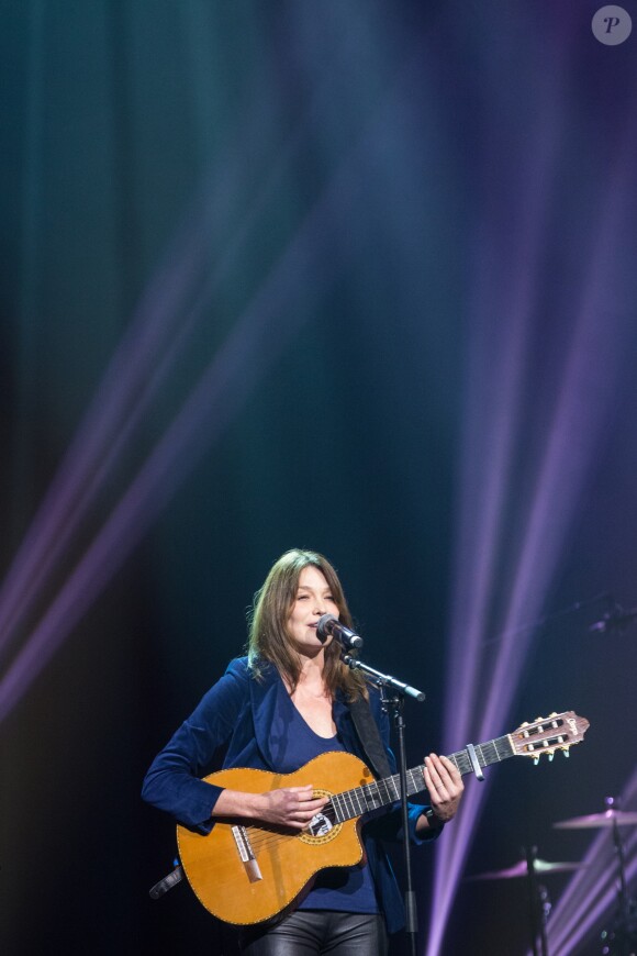 Carla Bruni-Sarkozy lors du concert du 12ème Gala 2017 de l'Association pour la Recherche sur Alzheimer à la salle Pleyel dans le 8ème arrondissement, à Paris, France le 30 janvier 2017.