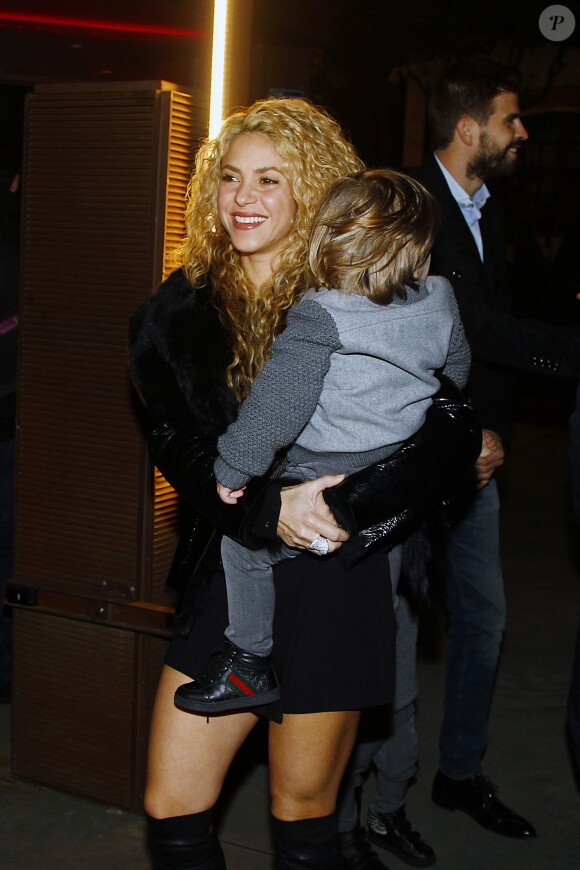 Shakira et son fils Sasha - Gérard Piqué reçoit un prix lors de la 5ème édition du "Catalan football stars" à Barcelone, Espagne, le 28 novembre 2016.
