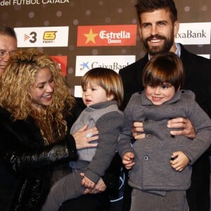 Shakira, son compagnon Gerard Piqué et ses fils Milan et Sasha - Gérard Piqué reçoit un prix lors de la 5ème édition du "Catalan football stars" à Barcelone, Espagne, le 28 novembre 2016.