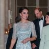 Kate Middleton, duchesse de Cambridge, ici avec Anne Llewellyn, et le prince William, duc de Cambridge, au dîner donné par l'ambassadeur de Grande-Bretagne en France à la résidence de l'ambassadeur à Paris le 17 mars 2017. © Laurent Vu / Pool / Bestimage