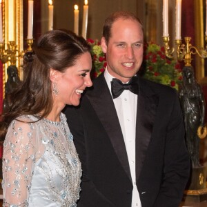 Kate Middleton, duchesse de Cambridge, et le prince William, duc de Cambridge, au dîner donné par l'ambassadeur de Grande-Bretagne en France à la résidence de l'ambassadeur à Paris le 17 mars 2017.