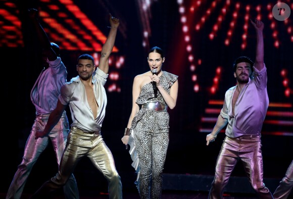 Exclusif - Camille Lou - "Tous au Moulin Rouge pour le sidaction" au Moulin Rouge à Paris le 20 mars 2017. L'émission sera diffusée sur France 2 le samedi 25 mars à 21h00. © Cyril Moreau - Dominique Jacovides / Bestimage