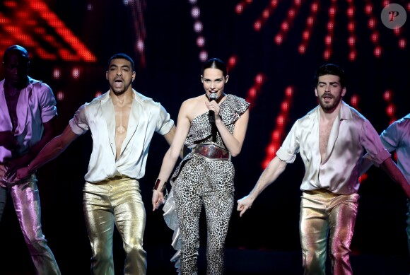 Exclusif - Camille Lou - "Tous au Moulin Rouge pour le sidaction" au Moulin Rouge à Paris le 20 mars 2017. L'émission sera diffusée sur France 2 le samedi 25 mars à 21h00. © Cyril Moreau - Dominique Jacovides / Bestimage