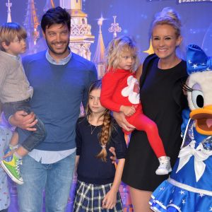 Elodie Gossuin, Bertrand Lacherie et leurs 4 enfants Rose Lacherie, Jules Lacherie, Joséphine Lacherie, Léonard Lacherie - 25e anniversaire de Disneyland Paris à Marne-La-Vallée le 25 mars 2017 © Veeren Ramsamy / Bestimage