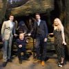 James Phelps, Warwick Davis, Oliver Phelps et Evanna Lynch lors de la visite de la Forêt Interdite dans le Warner Bros. Studio Tour London - The Making of Harry Potter, près de Londres, le 28 mars 2017.