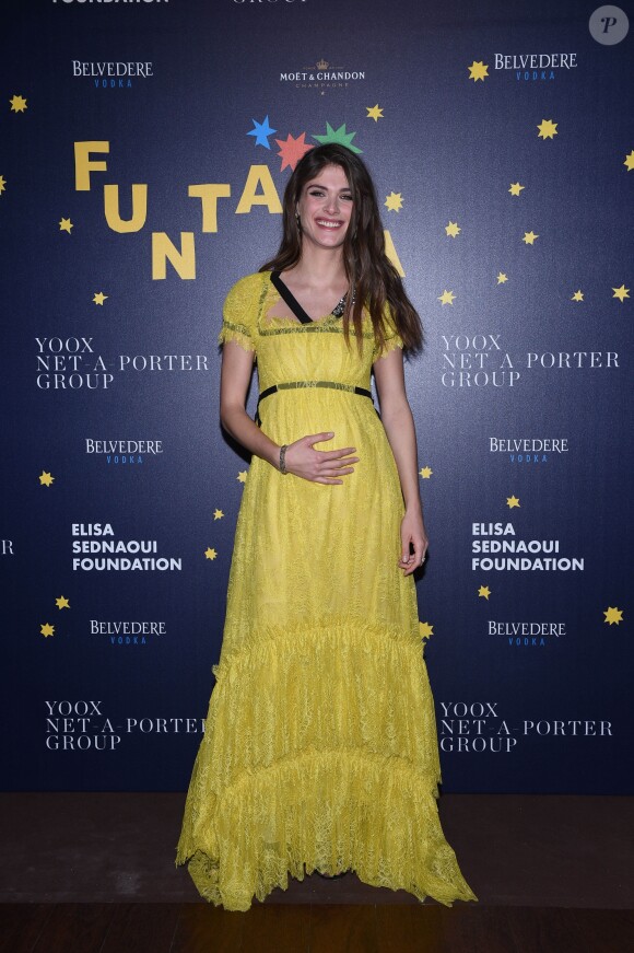 Elisa Sednaoui enceinte - Soirée de la fondation d'E. Sednaoui et du groupe "Yoox Net-a-Porter" à Milan, le 28 mars 2017.