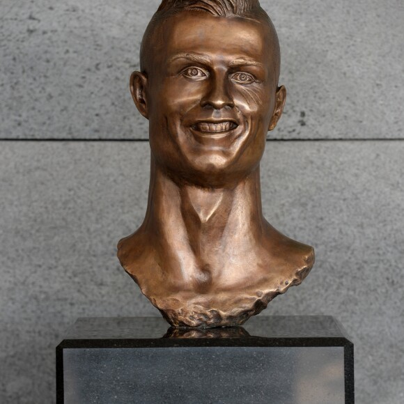 Cérémonie à l'aéroport de Madeire rebaptisé aéroport Cristiano Ronaldo, en présence du footballeur portugais, de son fils Cristiano Jr et de sa compagne Georgina Rodriguez, à Madeire, le 29 mars 2017.