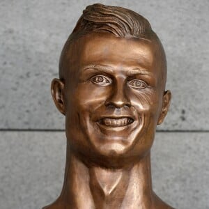 Cérémonie à l'aéroport de Madeire rebaptisé aéroport Cristiano Ronaldo, en présence du footballeur portugais, de son fils Cristiano Jr et de sa compagne Georgina Rodriguez, à Madeire, le 29 mars 2017.