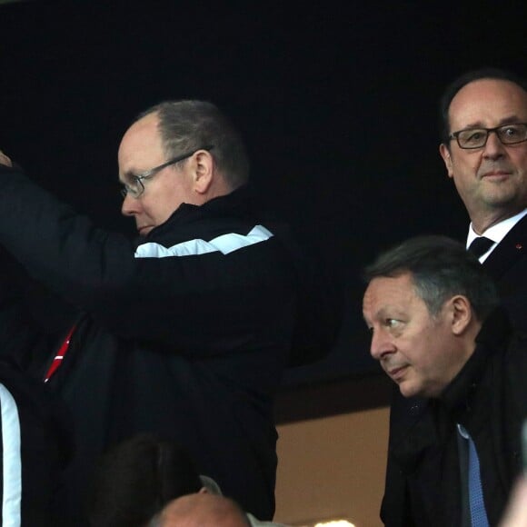 François Hollande, le prince Albert II de Monaco et Thierry Braillard lors de la finale de la Coupe de la Ligue 2017 entre l'AS Monaco et le PSG, victorieux 4-1, au Parc OL à Lyon, le 1er avril 2017. © Cyril Moreau/Bestimage