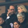François Hollande et Nathalie Boy (présidente de la LFP) lors de la finale de la Coupe de la Ligue 2017 entre l'AS Monaco et le PSG, victorieux 4-1, au Parc OL à Lyon, le 1er avril 2017. © Cyril Moreau/Bestimage