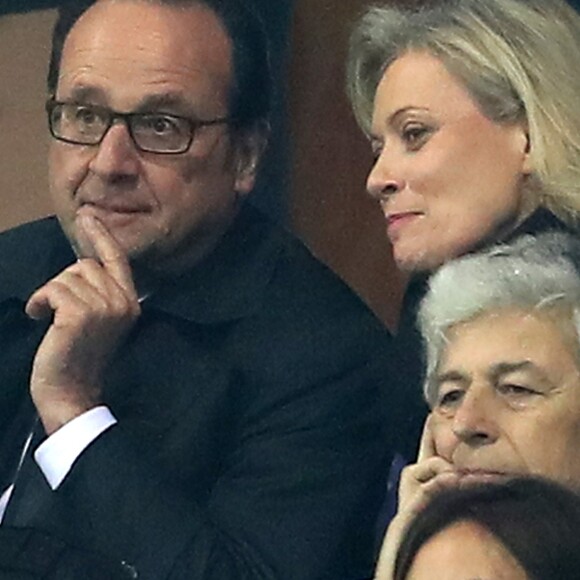François Hollande et Nathalie Boy (présidente de la LFP) lors de la finale de la Coupe de la Ligue 2017 entre l'AS Monaco et le PSG, victorieux 4-1, au Parc OL à Lyon, le 1er avril 2017. © Cyril Moreau/Bestimage